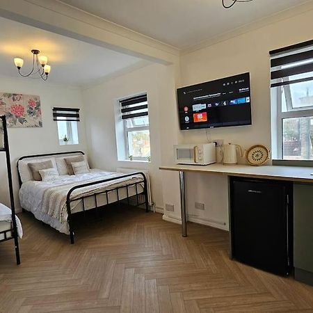Newly Renovated Studios & Ensuite Rooms! - Camberwell ロンドン エクステリア 写真