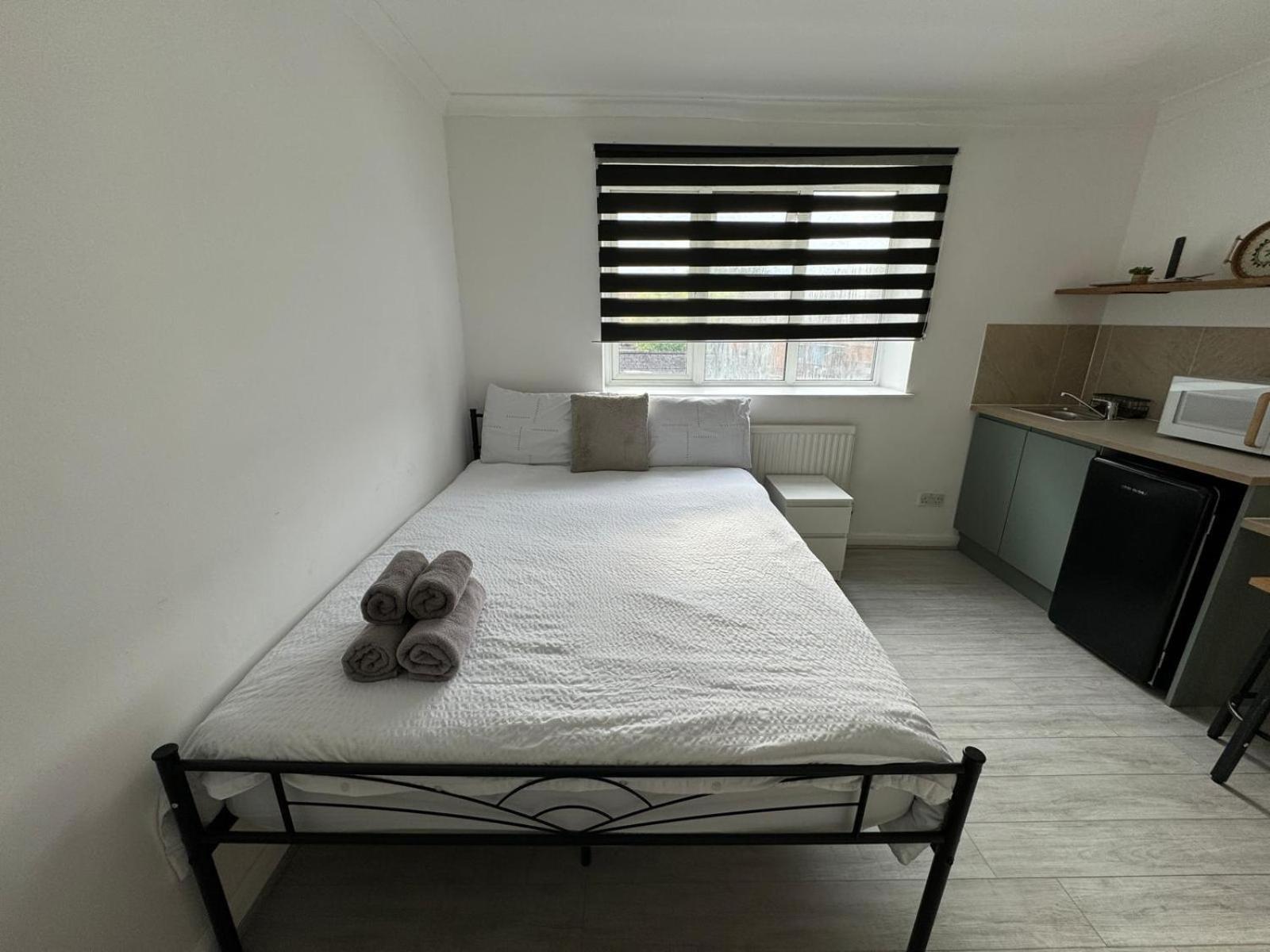 Newly Renovated Studios & Ensuite Rooms! - Camberwell ロンドン エクステリア 写真